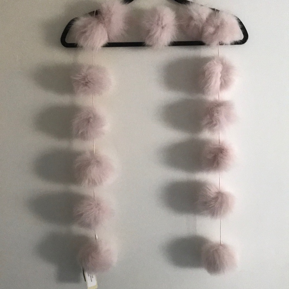 David Cohen fox fur pink pom-pom scarf